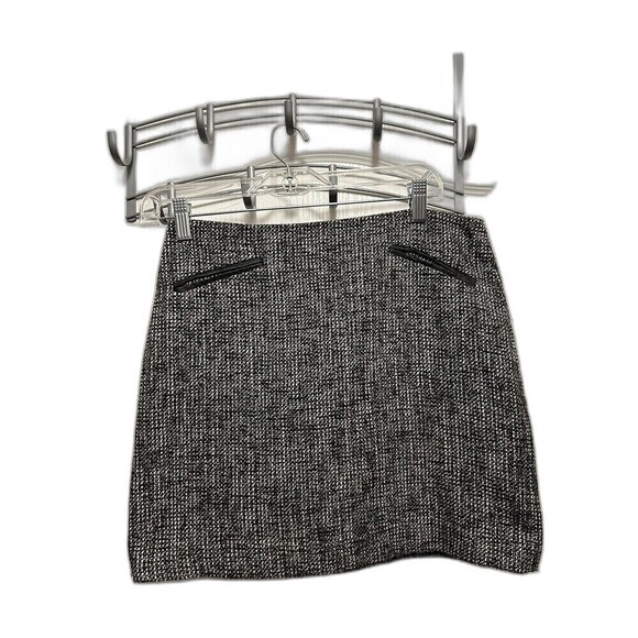Banana Republic Tweed Mini Skirt Women’s Size 4 Black White Woven Texture Zipper - Picture 1 of 13